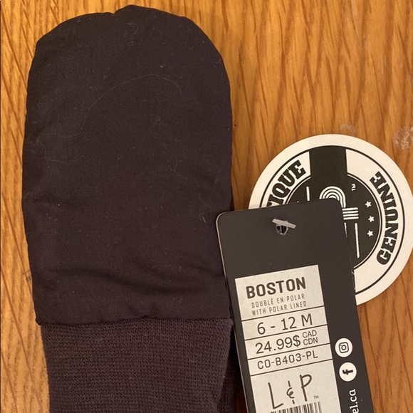 L & P baby toque and mitts - Picture 3 of 3